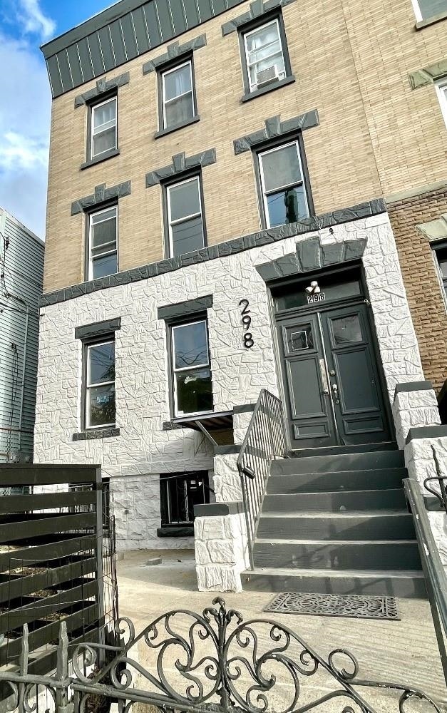 Building Photo - 298 New York Ave