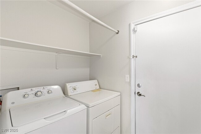 Building Photo - 917 Blue Arroyo Dr