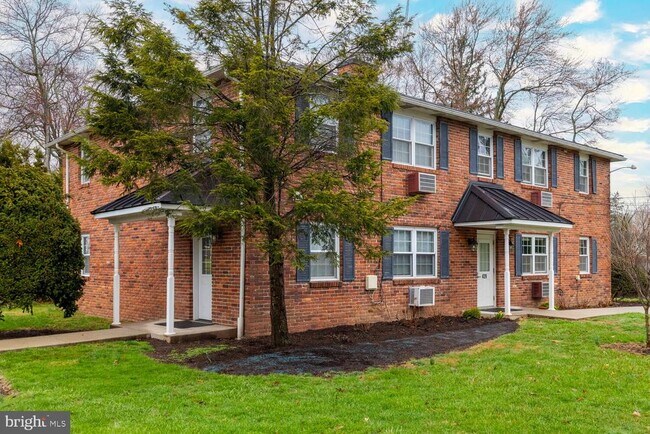 Building Photo - 429 Edgemont Ave