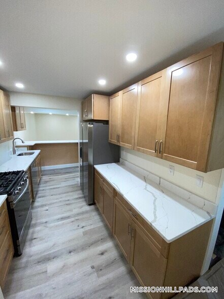 Building Photo - 26 Hazelwood St