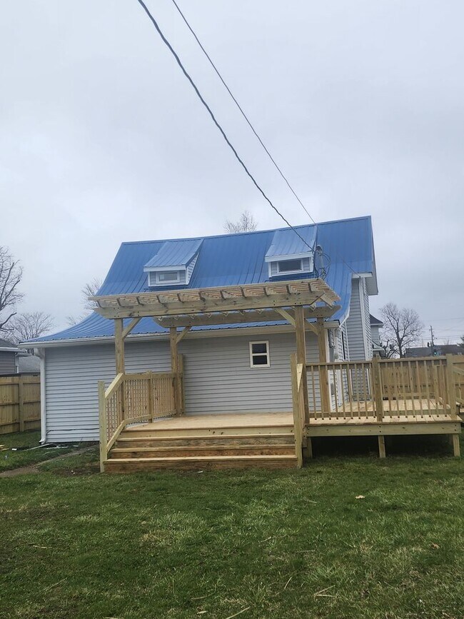 Building Photo - 3 Bedroom 2 bath