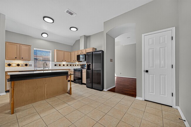 Building Photo - 18407 Maple Mill Dr