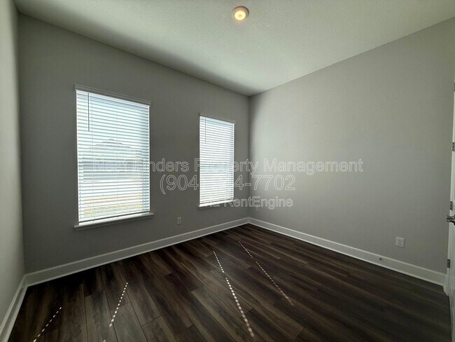 Building Photo - 10682 Aventura Dr