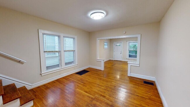 Building Photo - 176 E Tompkins St