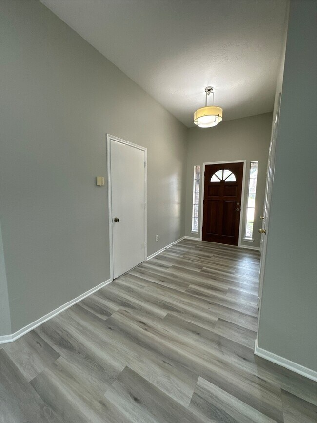 Building Photo - 11411 Oak Lake Vista Ct