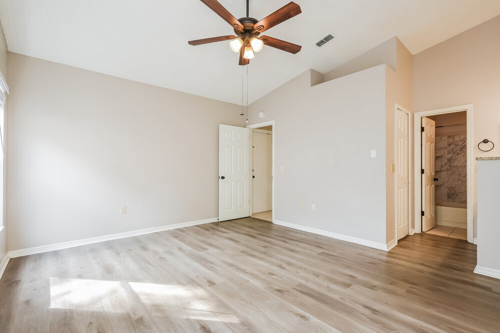 Building Photo - 1999 Excalibur Dr