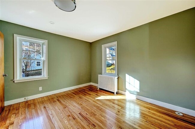 Building Photo - 66 Tyndall Ave