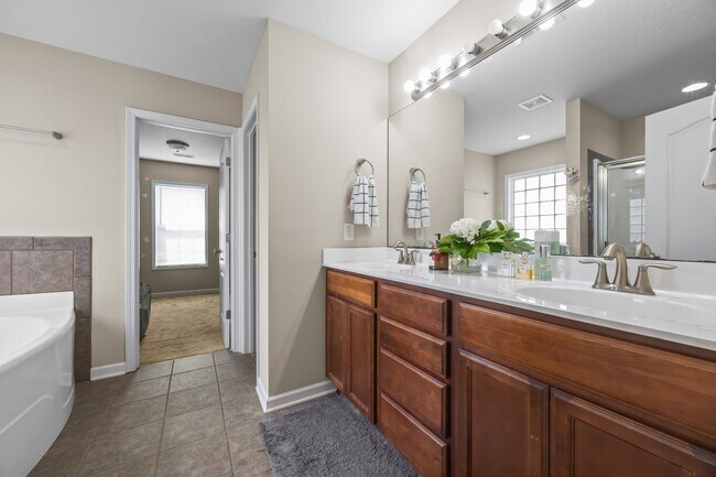 Building Photo - 841 Dynasty Dr