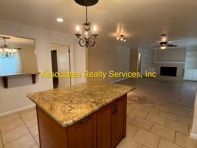 Building Photo - COMING SOON!!! Beautiful 4bed/3bath Corner Lot in Suburban Heights