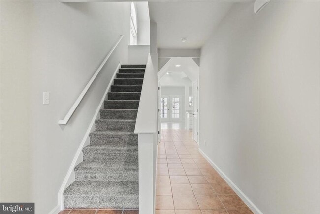 Building Photo - 9 Delano Dr