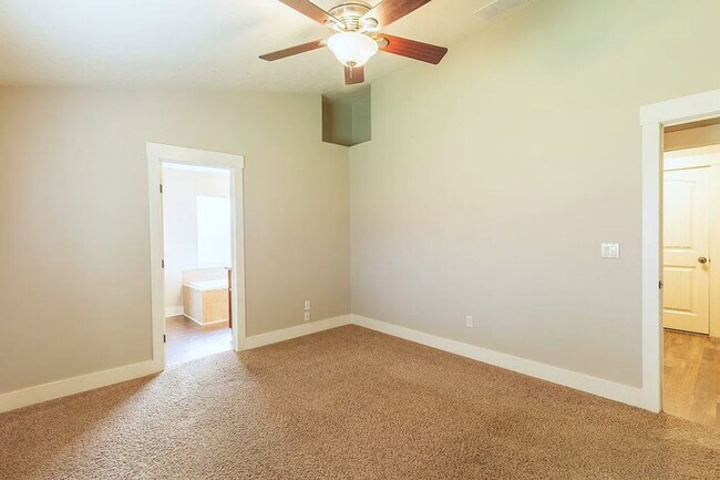 Building Photo - Beautiful 3 bed 2 bath Meridian home in th...