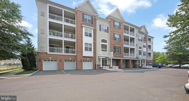 Building Photo - 244 Breeders Cup Dr