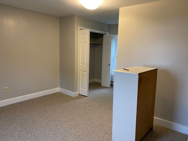 Building Photo - Coming soon! 4 Bedroom Farmhouse for Rent ...