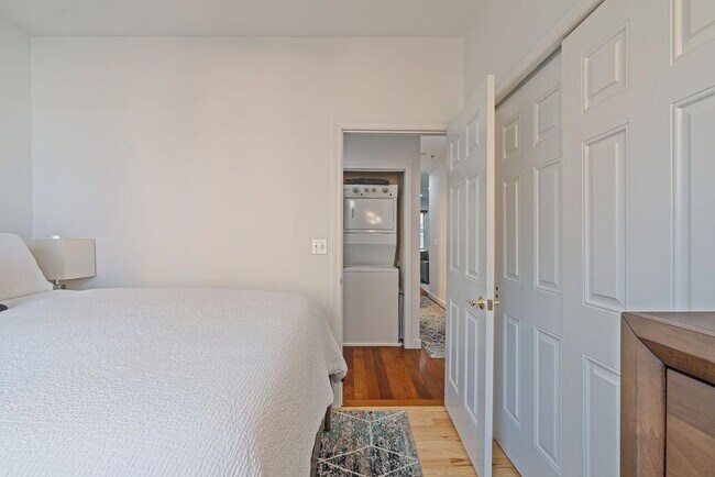 Building Photo - 620 38th St