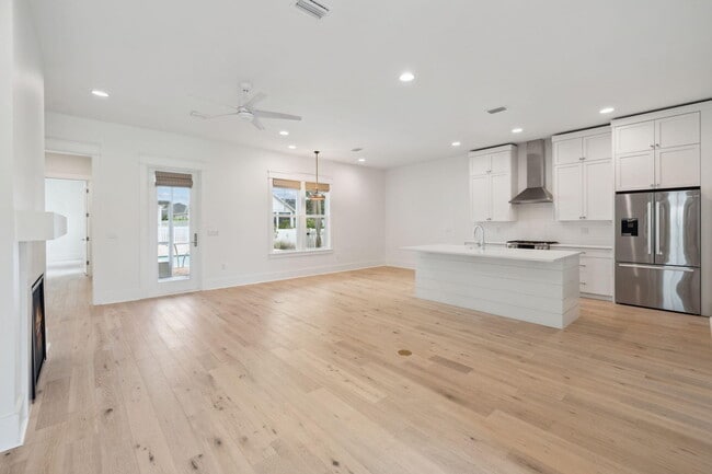 Building Photo - 91 Heartwood St