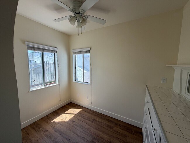 Building Photo - 749 Belmont Ave