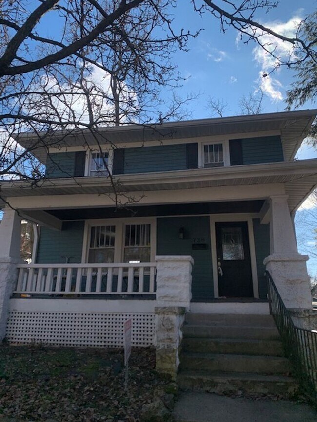 Primary Photo - Beautiful 5 bedroom Home Located Near IU! ...