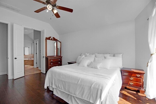 Building Photo - 5508 Lipan Apache Bend