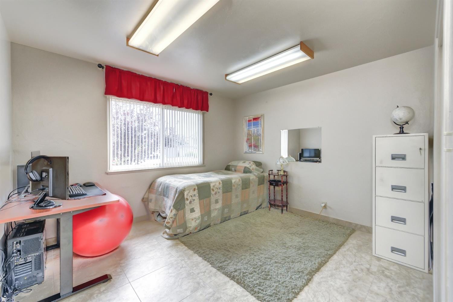 Bedroom #2 (12' x 11') - 1703 Russell Way