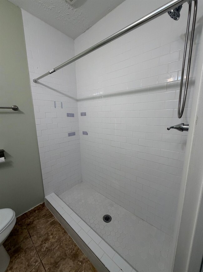 Building Photo - 2304 Hartsfield Ct