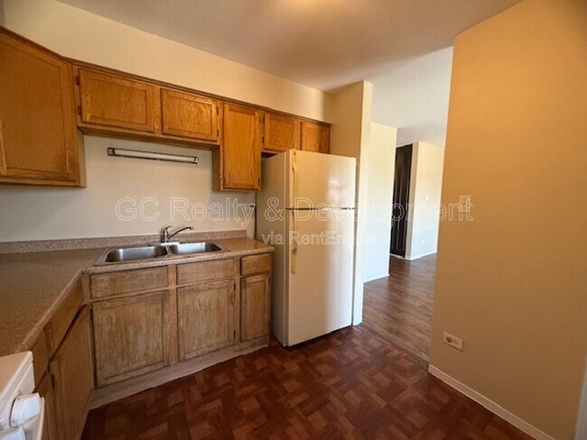 Building Photo - 847 College Blvd