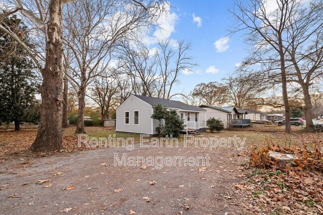 Building Photo - 125 Kentwood Ave