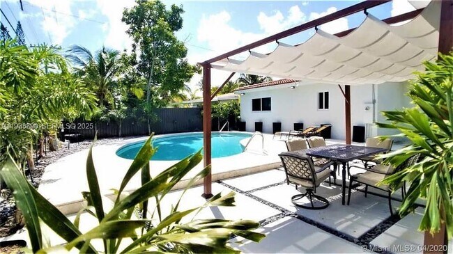 Building Photo - 1731 NE 172nd St