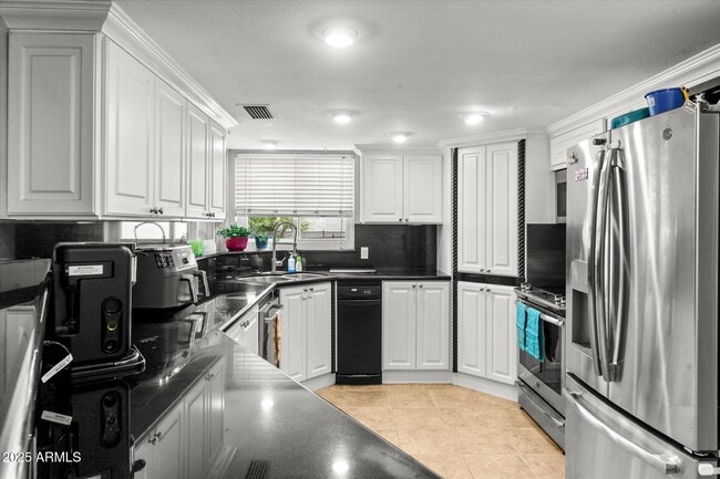 Building Photo - 3150 S Revere Cir