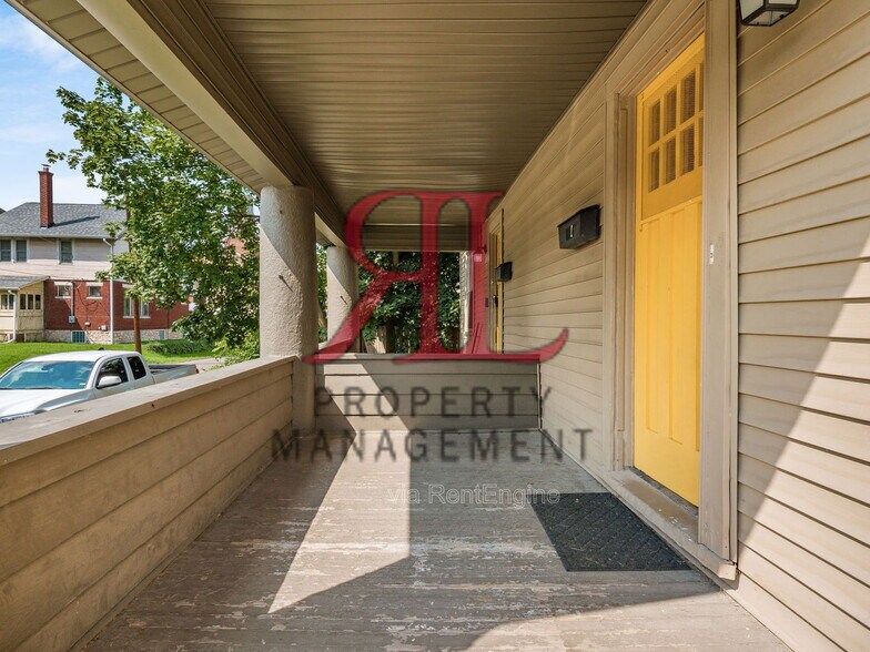 Building Photo - 954 Stanley Ave