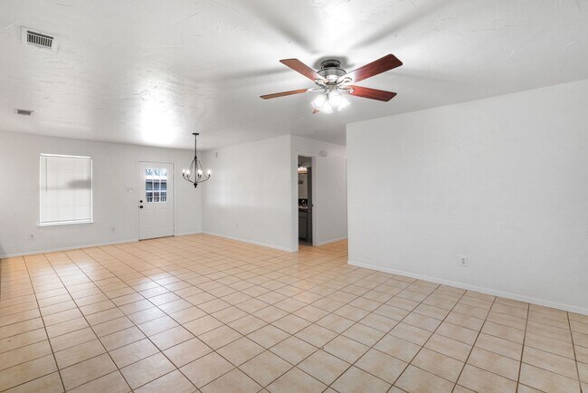 Building Photo - Horse Property