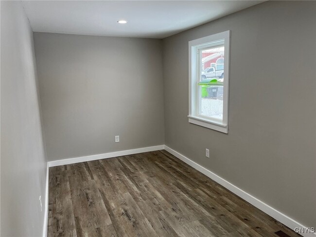 Building Photo - 110 Edgemere Rd