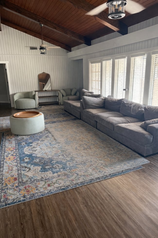 Building Photo - 902 N Texas St