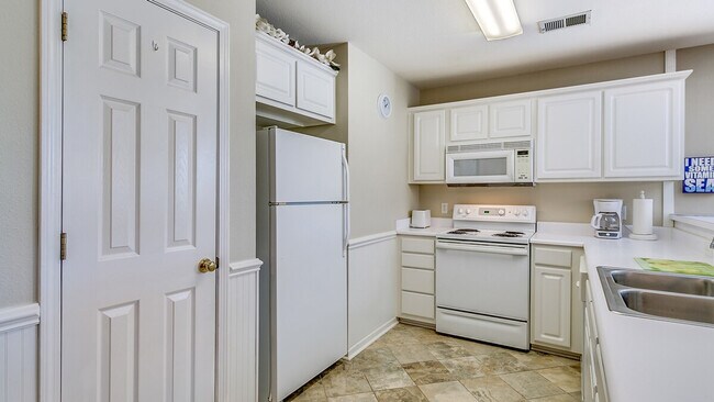 Building Photo - 549 Blue Stem Dr