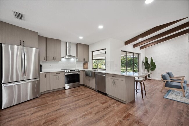 Building Photo - 456 Yacht Harbor Dr