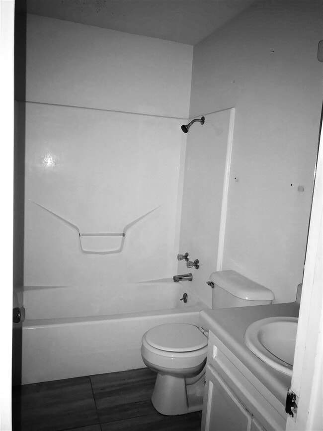 Building Photo - 1111 Shiloh Dr