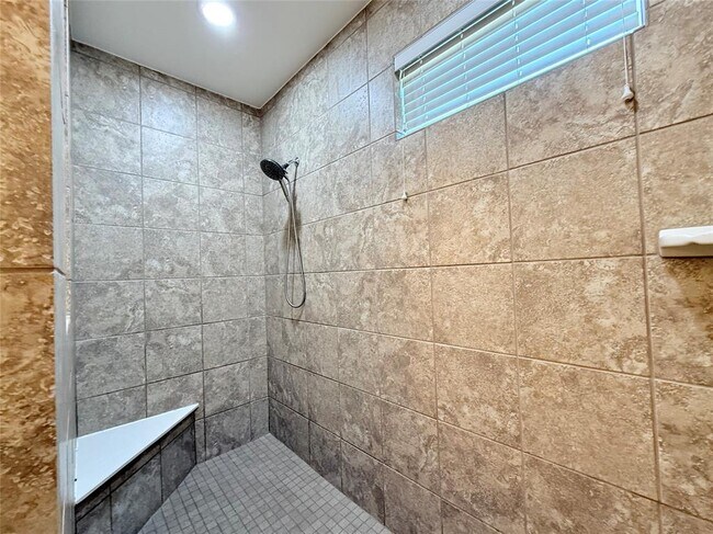 Building Photo - 10911 Hidden Caves Way