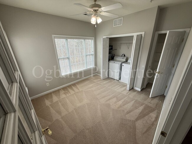 Building Photo - 6981 Hanesbrook Cir