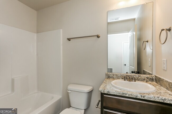 Building Photo - 264 Magnaview Dr