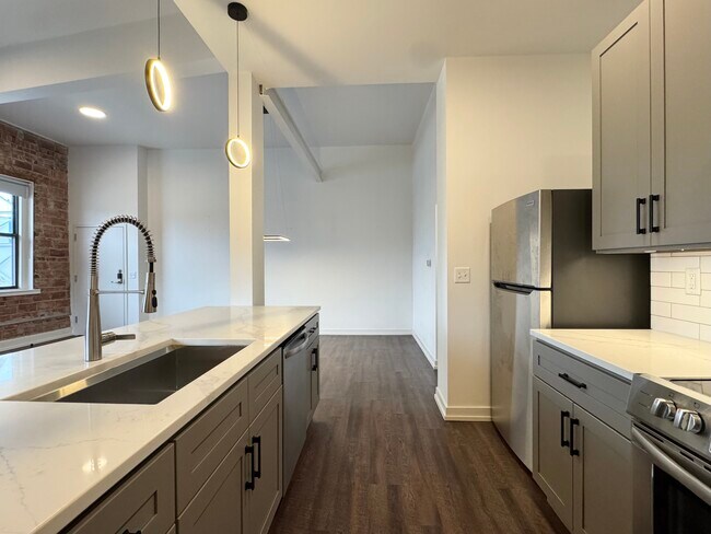 Building Photo - 1211 W 27th St