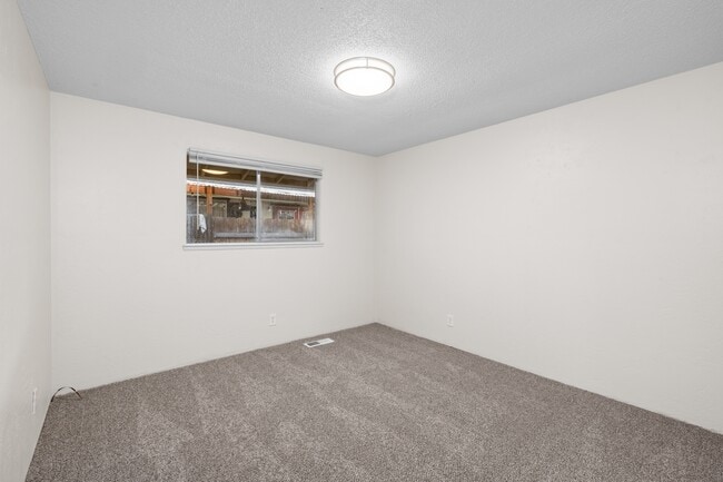 Building Photo - 2077 Hill Way