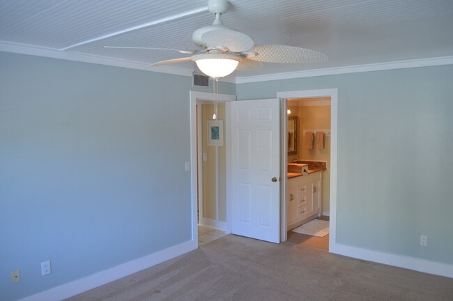 Building Photo - 115 Indian River Dr