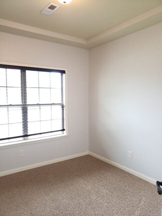 Building Photo - Beautiful Ranch in Fields of Northmeade! Minutes to Post!