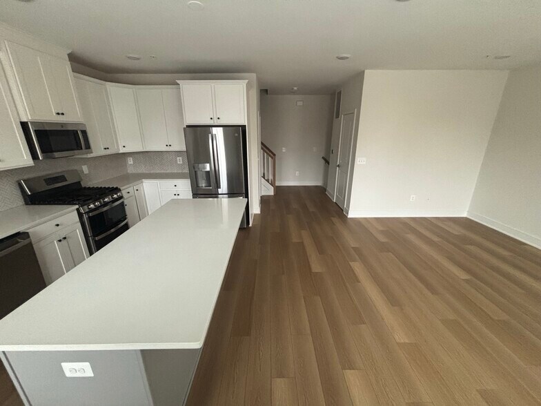 Building Photo - 43396 Farringdon Sq