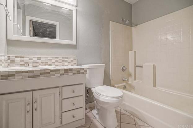 Building Photo - 7380 Live Oak Dr