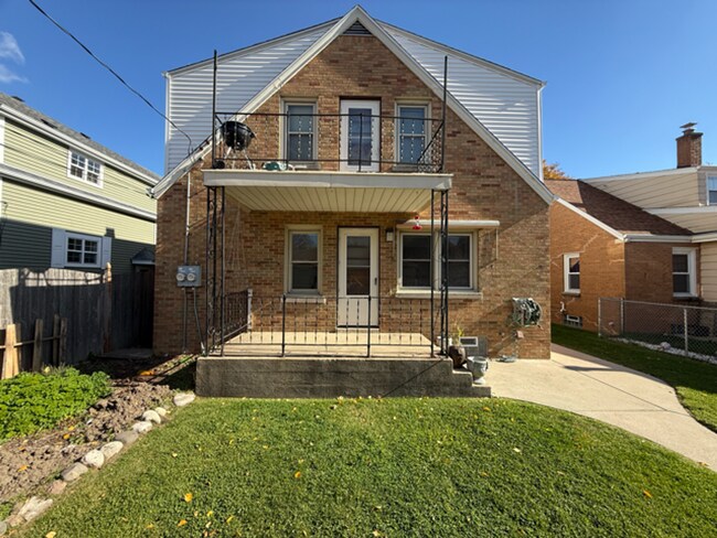 Building Photo - Caleb Hyatt - Tenant Placement