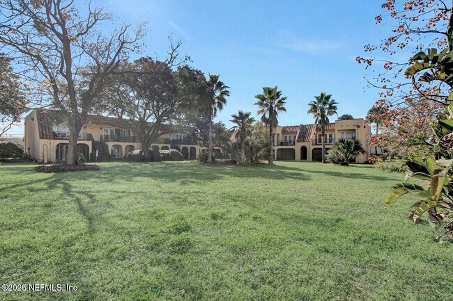 Building Photo - 6646 La Mirada Dr E
