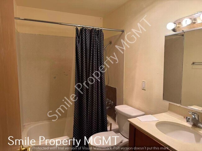 Building Photo - 5406 SE 119th Ave