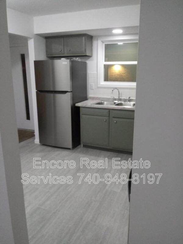 Building Photo - 1720 Oak Ct