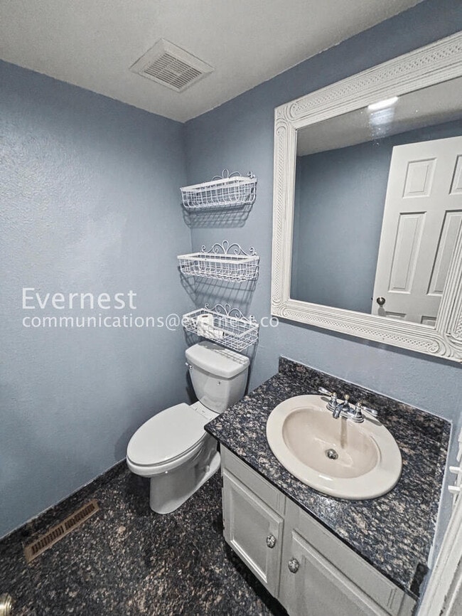 Building Photo - Comfort Meets Community in Centennial with 2 Car Garage / 3 beds & 3 baths / Available Now!