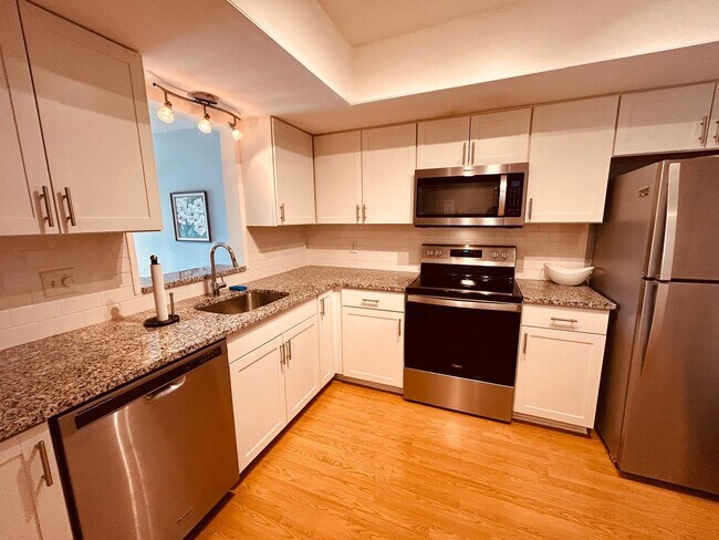 Building Photo - 2050 Oleander Blvd